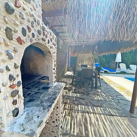 Patara Deluxe 3+1 Villa, Oezel Havuzlu, フェティエ